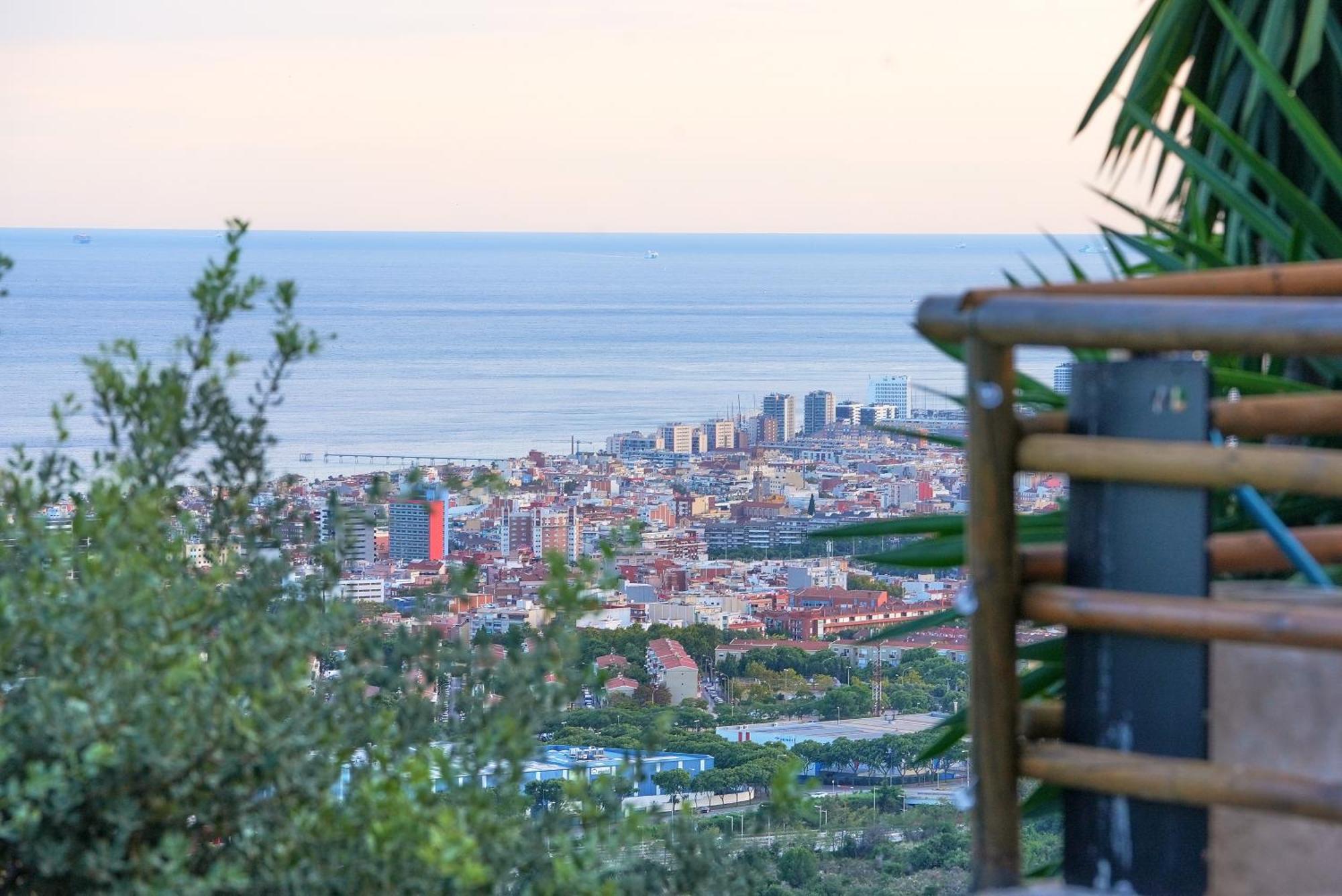 Aaa View Private Terrace Outdoor Heated Hot Tub Family Fun Villa Badalona Bagian luar foto